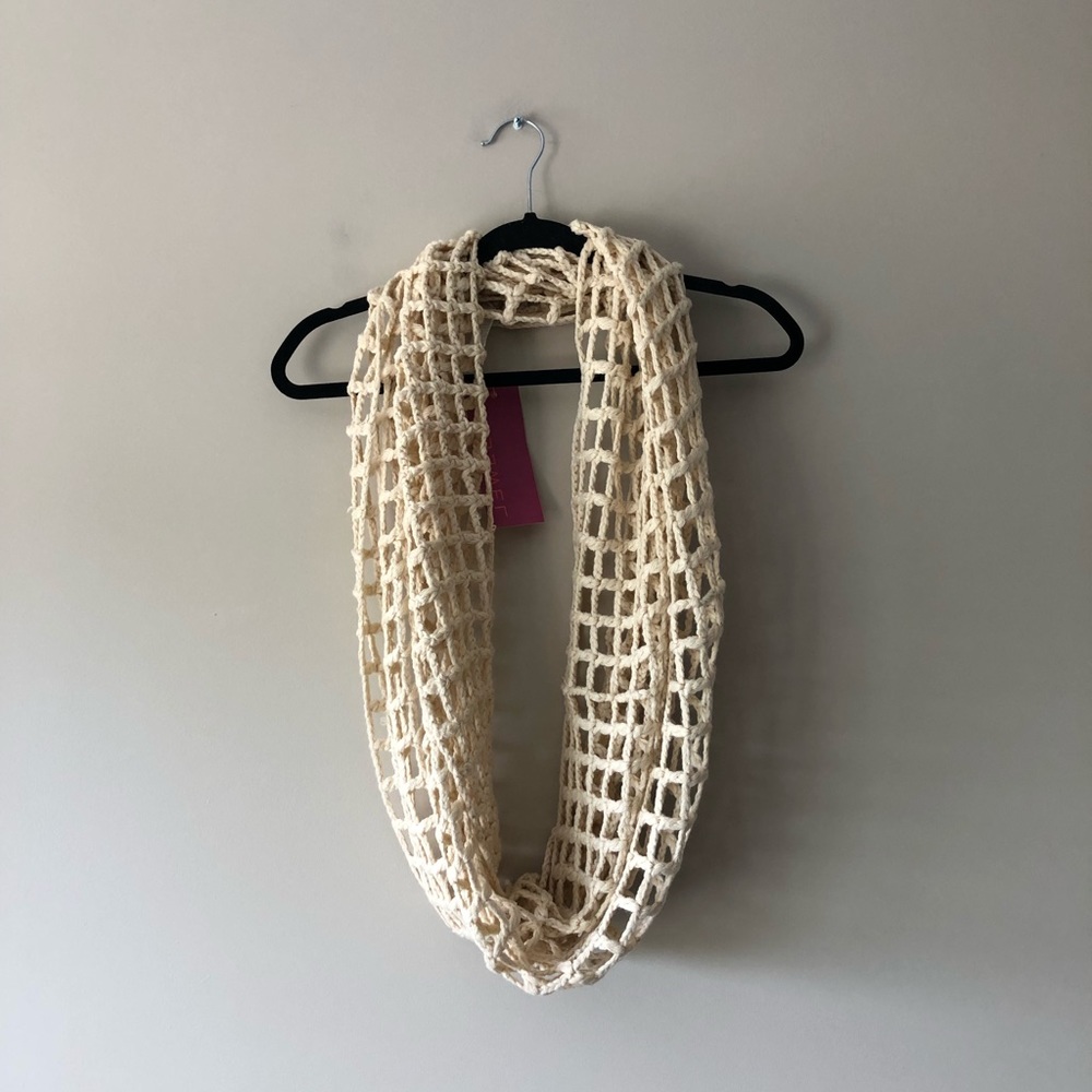 Chic Cream Crochet Infinity Scarf